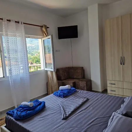 Hotel Bar-restaurant-hotel-familja 5*