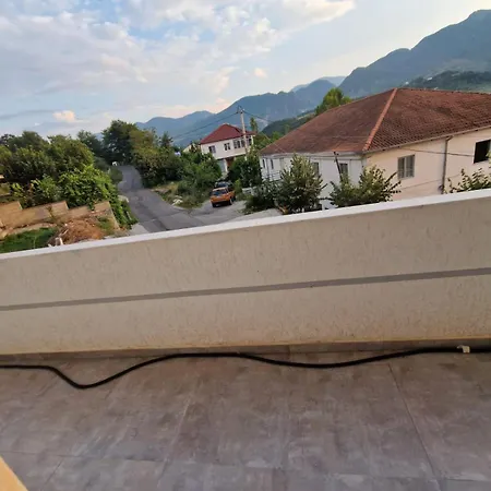 Bar-restaurant-hotel-familja 酒店 Klos