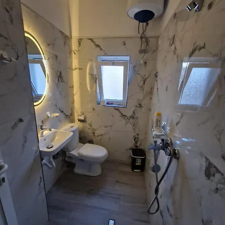 酒店 Bar-restaurant-hotel-familja Klos