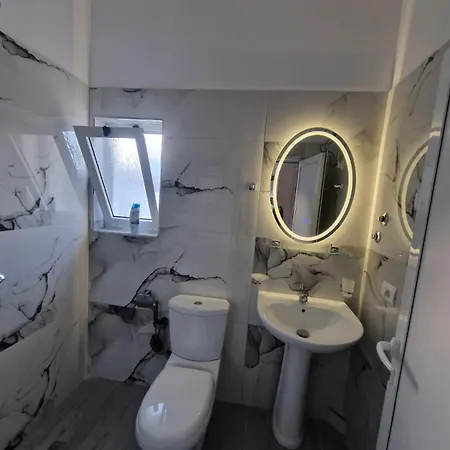 Hotel Bar-restaurant-hotel-familja 5*