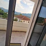 Bar-restaurant-hotel-familja فندق 5*