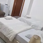 Bar-restaurant-hotel-familja Hotel