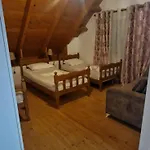 Bar-restaurant-hotel-familja فندق Klos