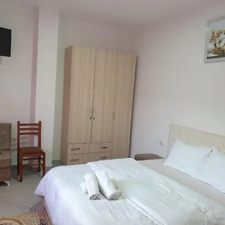 ホテル Bar-restaurant-hotel-familja