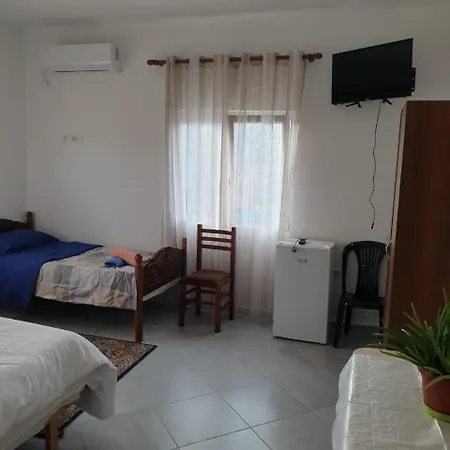 Bar-restaurant-hotel-familja Hotel