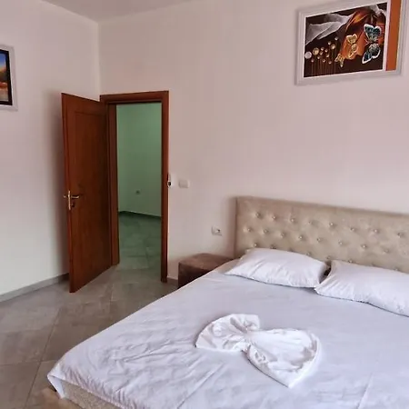 Bar-restaurant-hotel-familja ホテル 5*