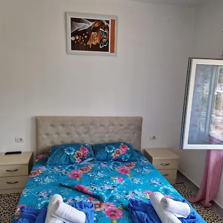 Bar-restaurant-hotel-familja Szálloda