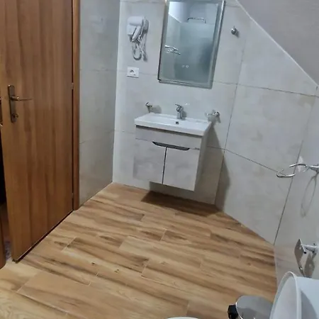 Bar-restaurant-hotel-familja